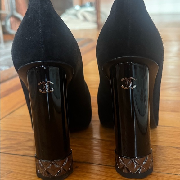 Chanel Black Suede with silver patterned heel pumps - Picture 1 of 8
